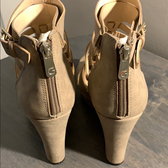 Guess Wedge Sandals - Picture 4 of 8